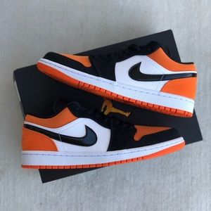 Jordan 1 Low men size 8 or women 9.5